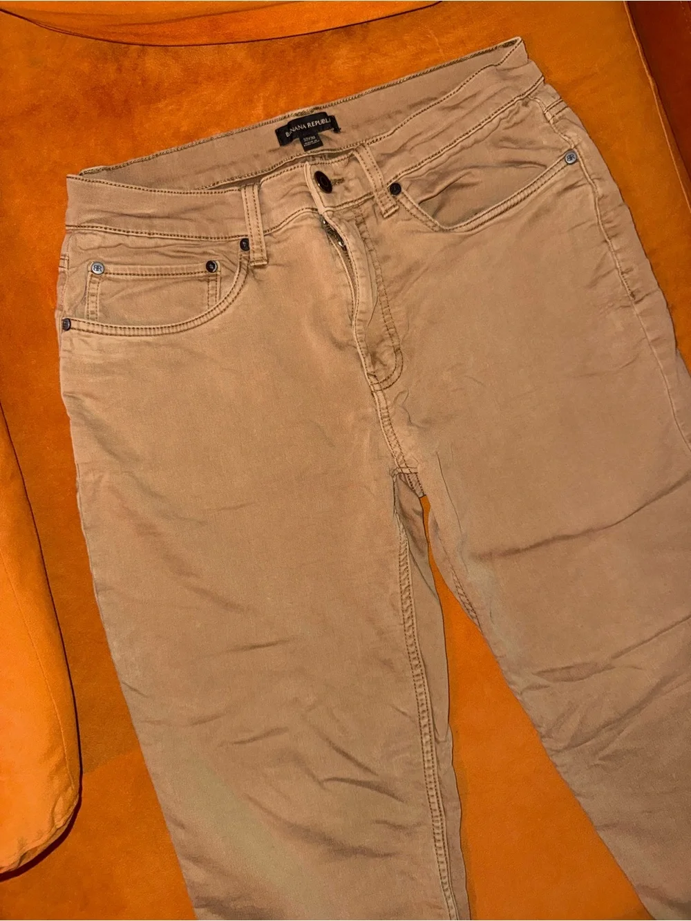 98% Cotton, Banana Republic Light Tan Khaki Chinos, size 32x30